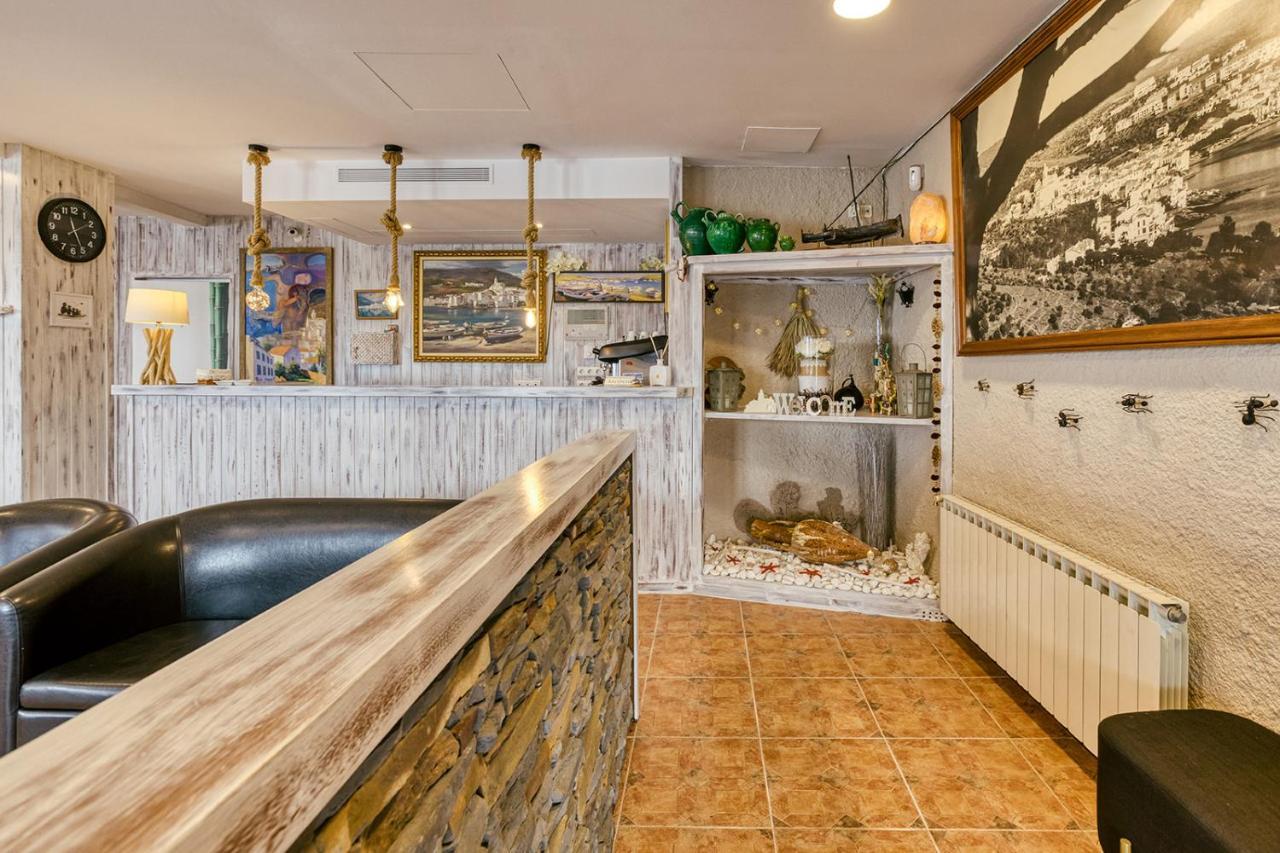 Bed and Breakfast La Fonda Cadaqués Zewnętrze zdjęcie