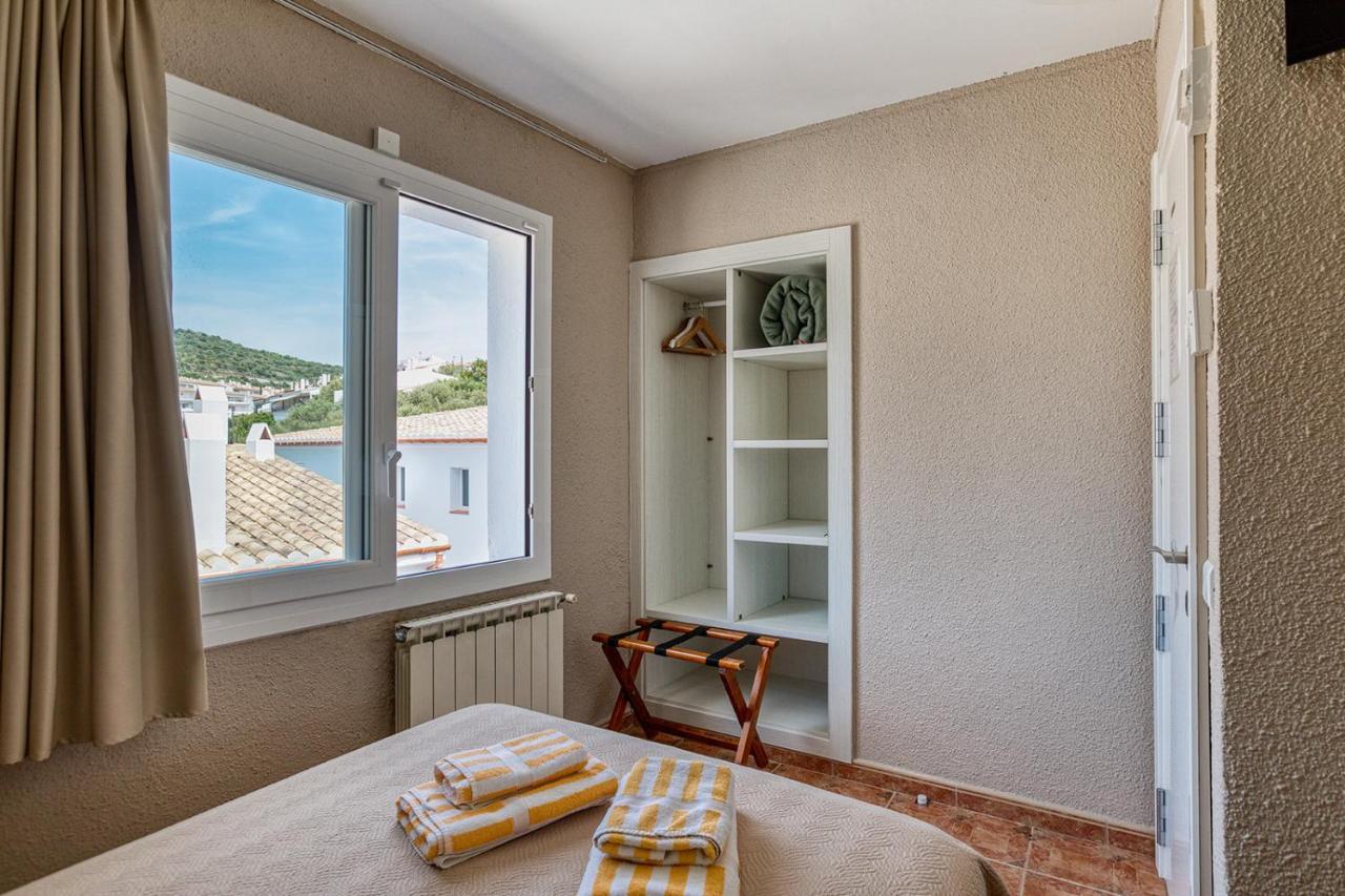 Bed and Breakfast La Fonda Cadaqués Zewnętrze zdjęcie