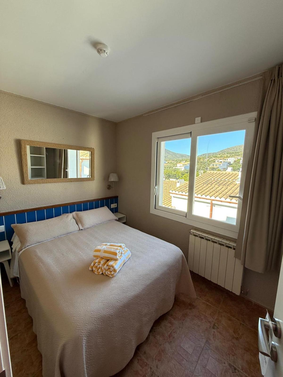 Bed and Breakfast La Fonda Cadaqués Zewnętrze zdjęcie