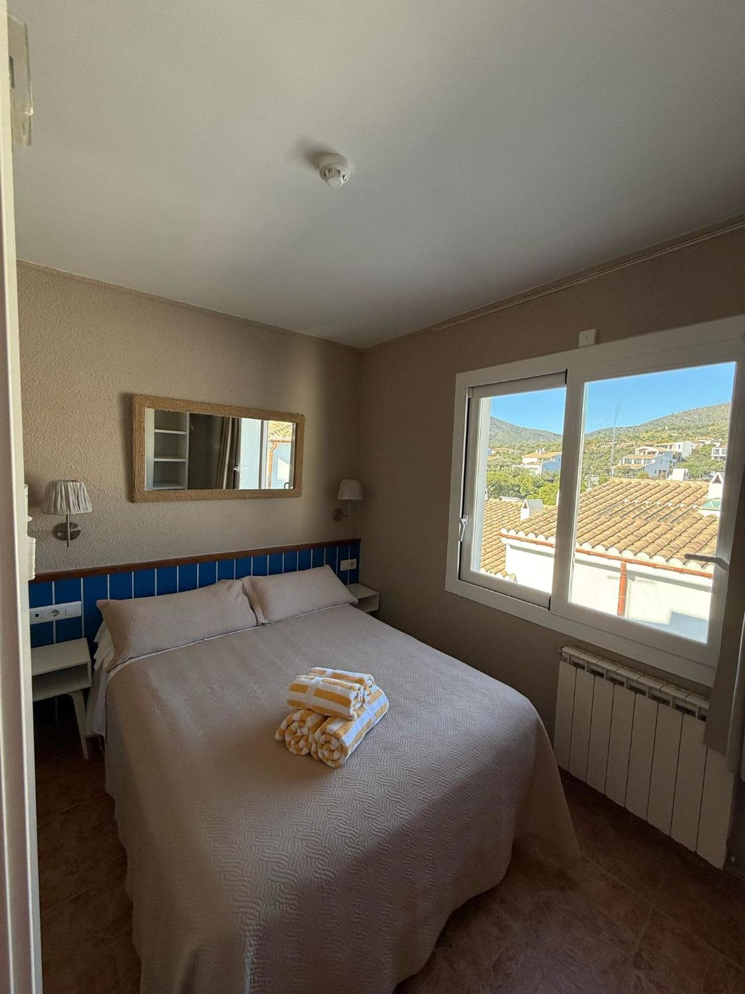 Bed and Breakfast La Fonda Cadaqués Zewnętrze zdjęcie