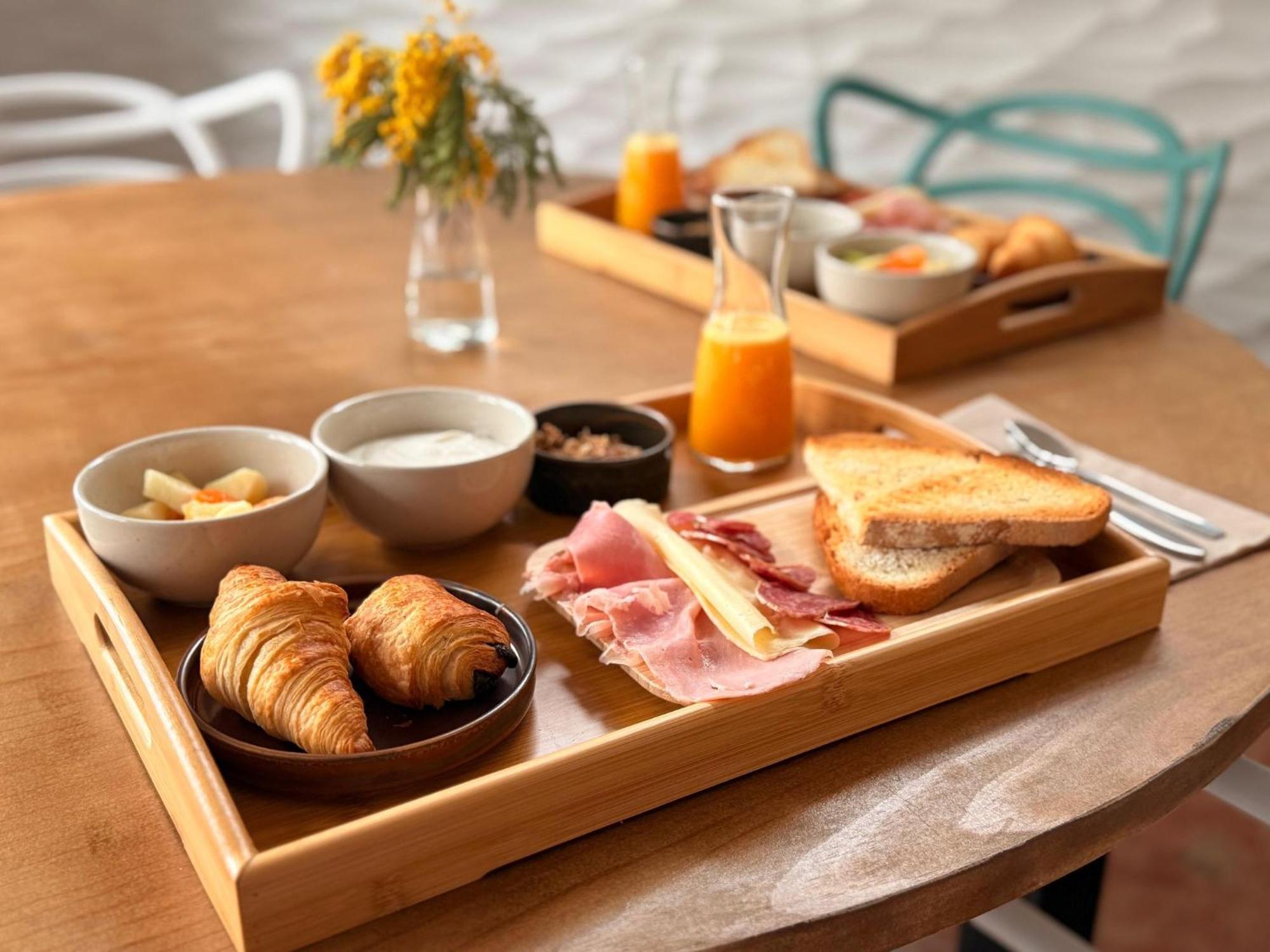 Bed and Breakfast La Fonda Cadaqués Zewnętrze zdjęcie
